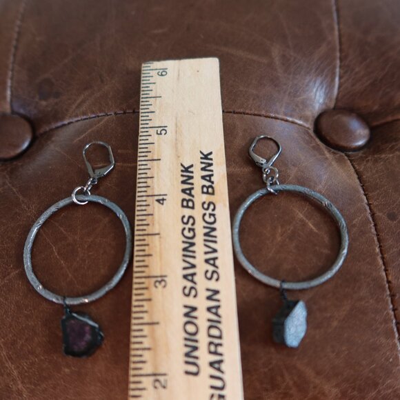 Watermelon tourmaline & blackened sterling silver front facing hoops earrings - Picture 15 of 16